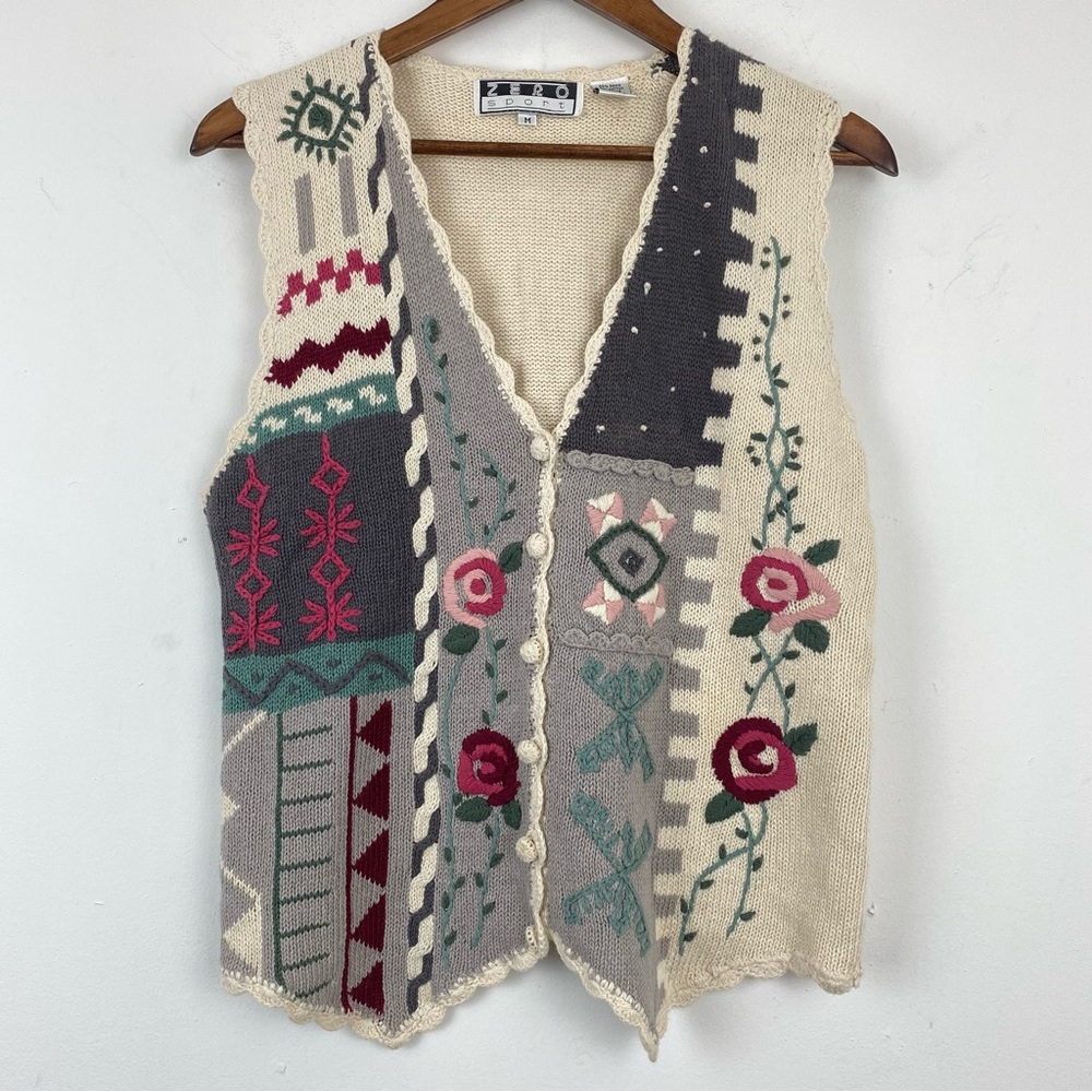 Vintage Zero Sport size Medium Women’s Floral Knit Button Up Knit Sweater Vest